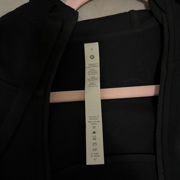 Lululemon size 0 Jacket NWOT - Picture 4 of 6